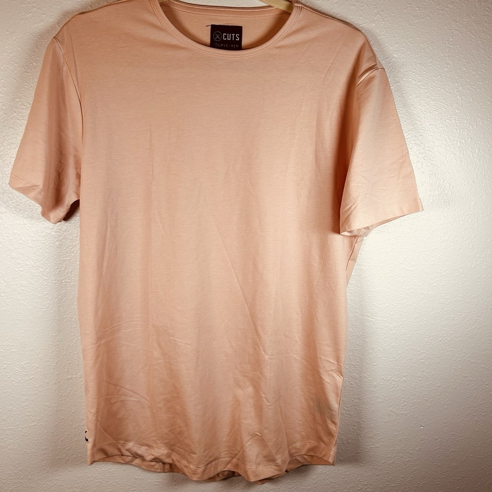 Cuts Clothing‎ Men's Short Sleeve Crew Neck Fitted Curve Hem Tee Blush Sz Medium
